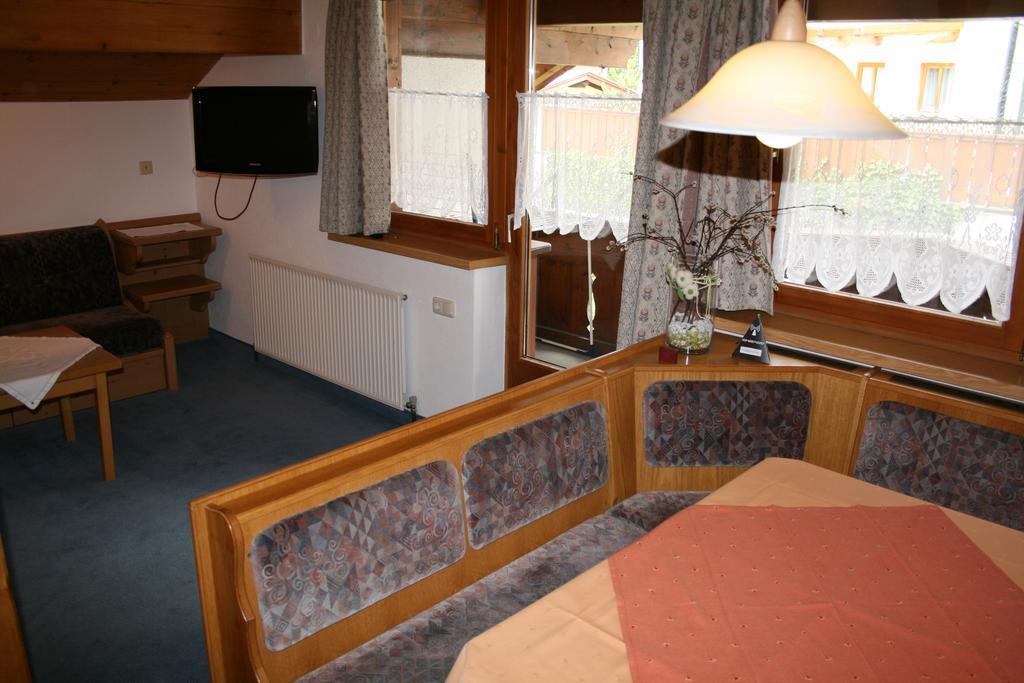Haus Oberland Bed and Breakfast Sankt Anton am Arlberg Kamer foto
