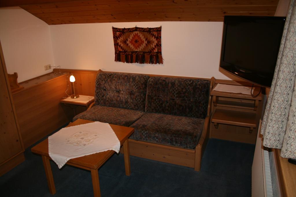 Haus Oberland Bed and Breakfast Sankt Anton am Arlberg Buitenkant foto