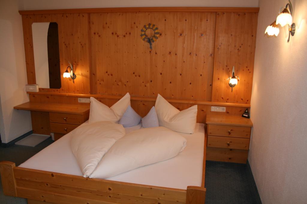 Haus Oberland Bed and Breakfast Sankt Anton am Arlberg Buitenkant foto