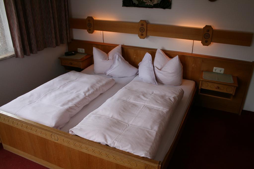 Haus Oberland Bed and Breakfast Sankt Anton am Arlberg Buitenkant foto