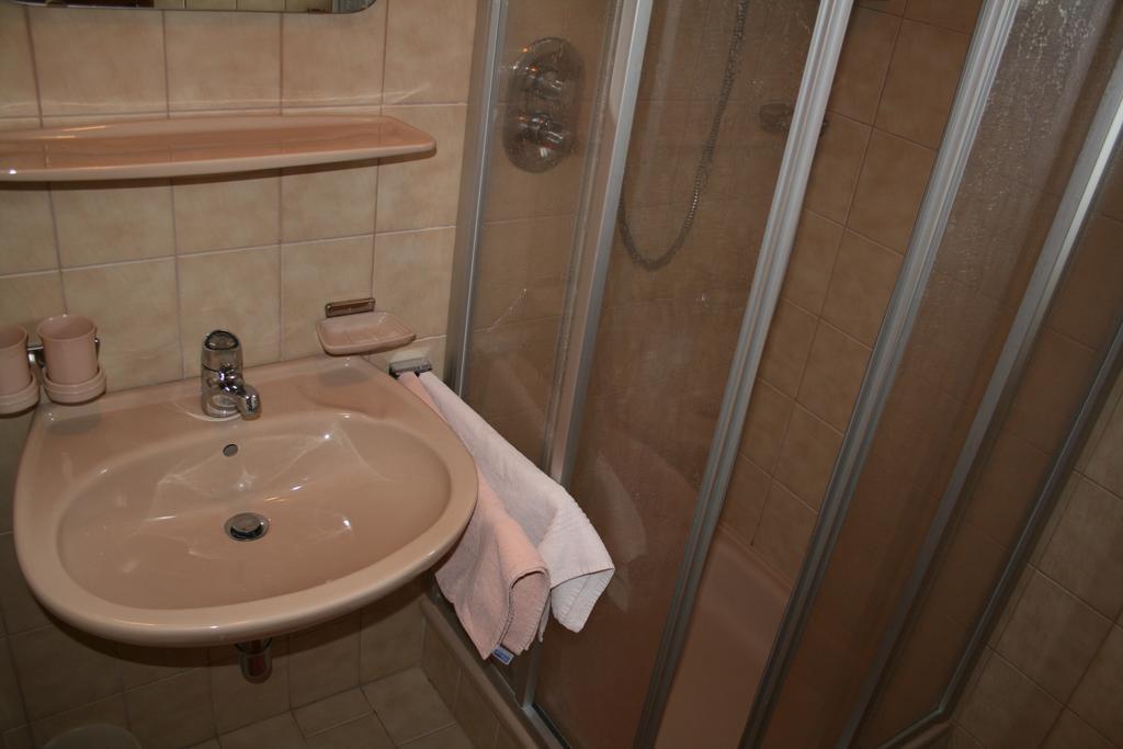 Haus Oberland Bed and Breakfast Sankt Anton am Arlberg Buitenkant foto