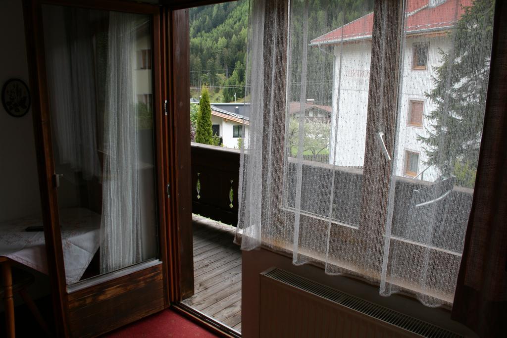 Haus Oberland Bed and Breakfast Sankt Anton am Arlberg Buitenkant foto