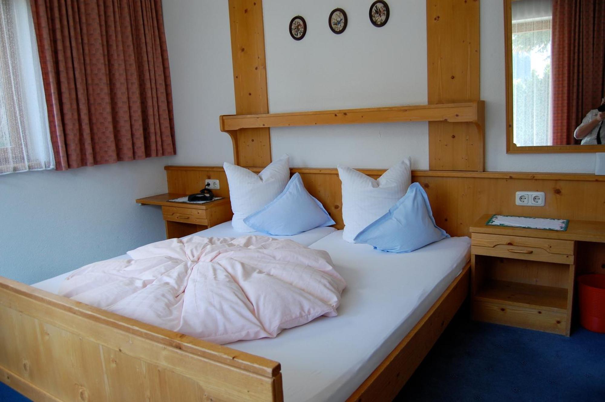 Haus Oberland Bed and Breakfast Sankt Anton am Arlberg Buitenkant foto