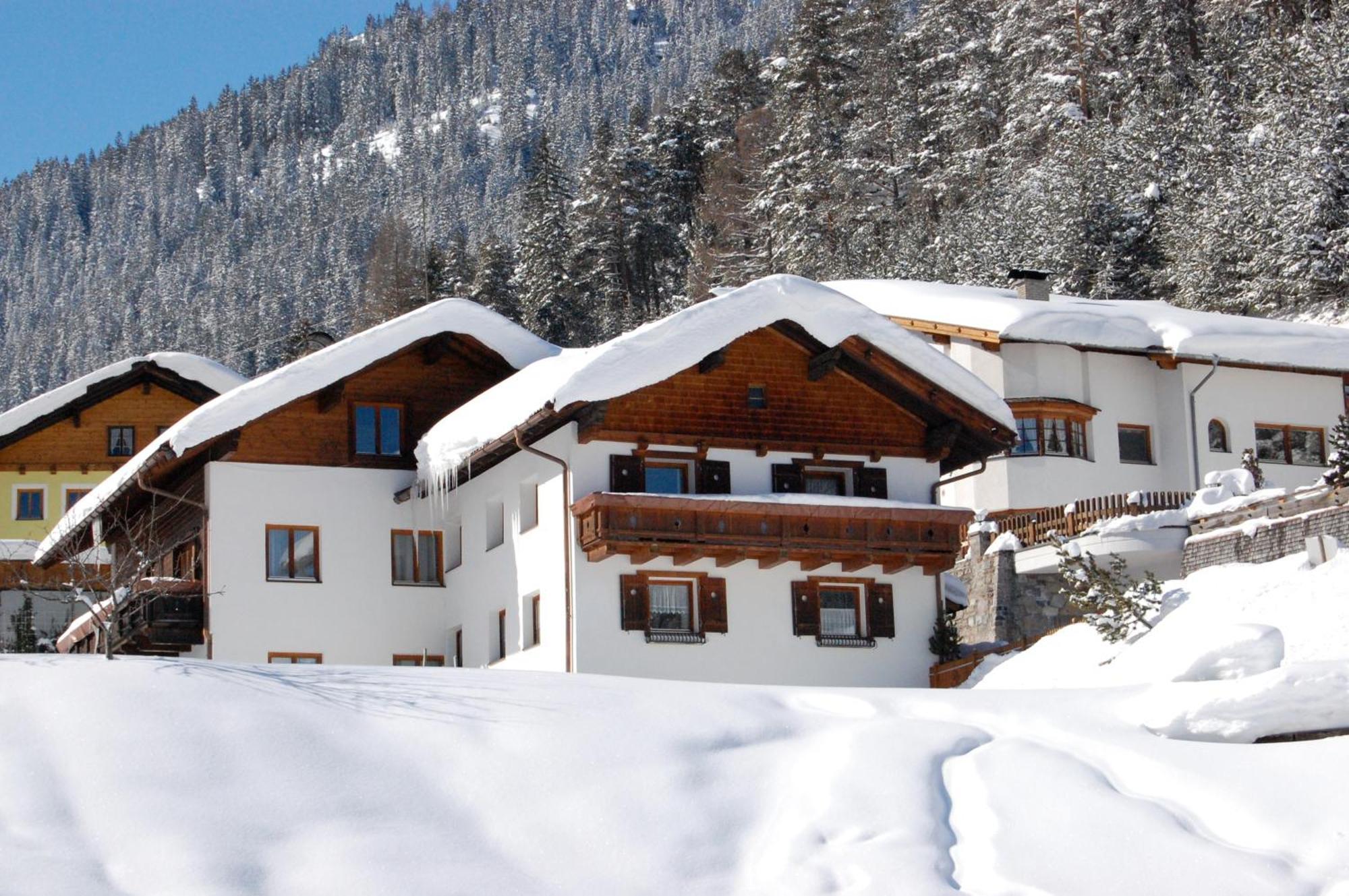 Haus Oberland Bed and Breakfast Sankt Anton am Arlberg Buitenkant foto